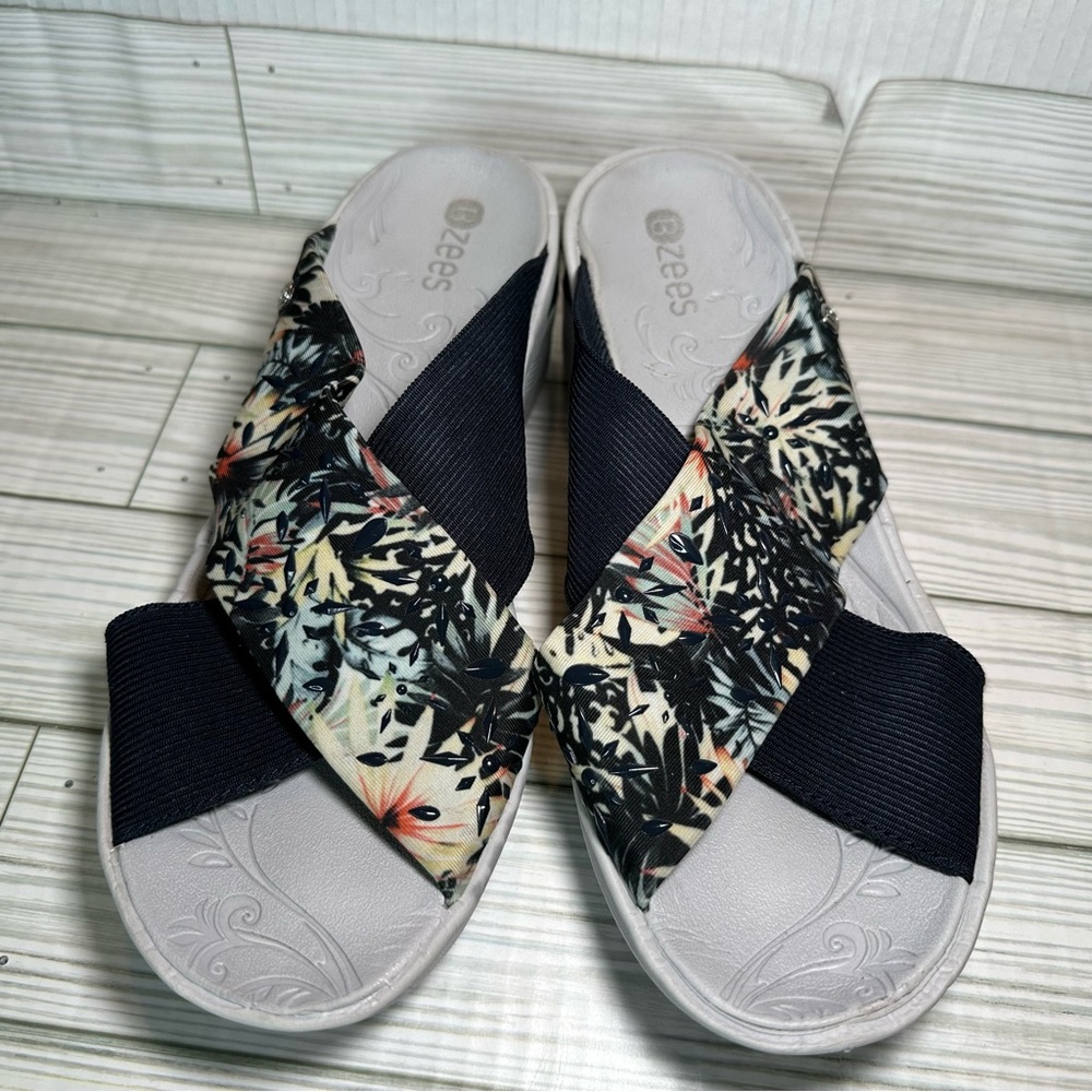 B Zees Diamond Supply Co Black and Cream Sandals with X Band Bow Detail